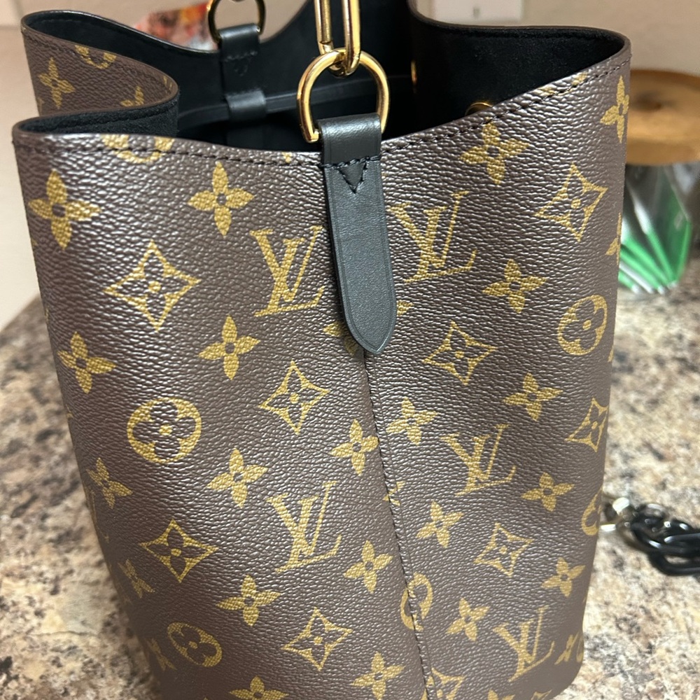 Louis Vuitton NeoNoe MM - Picture 4 of 9